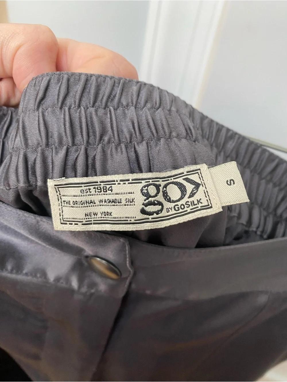 Go silk, silk Woven Cargo Jogger Pants in silver gray size small